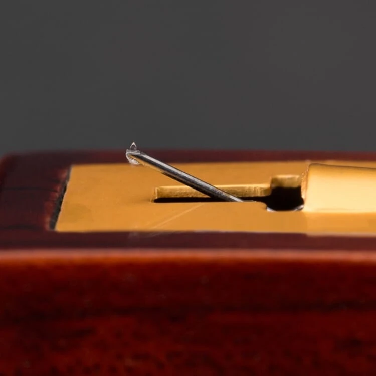 Koetsu - Rosewood Signature Platinum MC Phono Cartridge 9 Koetsu - Rosewood Signature Platinum MC Phono Cartridge - Image 7