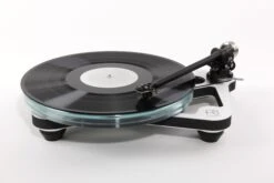 Rega - Planar 8 Turntable (White)