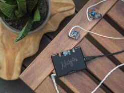 Chord Electronics - Mojo 2 DAC/Headphone Amplifier -Music Player Store Chord Mojo 2 07 Lifetsyle 1