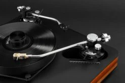 Feickert - Blackbird K-SS12VTA Deluxe Turntable Package (Black, Palisander) -Music Player Store Dr Feickert Blackbird Turntable High Gloss Tineo 07 Detail 2