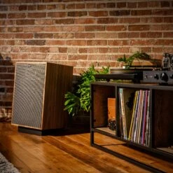 Klipsch - Heresy IV Tower Speakers (Pair) -Music Player Store Klipsch Heresy IV Walnut 07 Lifestyle