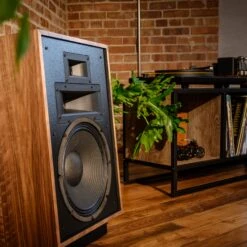 Klipsch - Heresy IV Tower Speakers (Pair) -Music Player Store Klipsch Heresy IV Walnut 09 Lifestyle