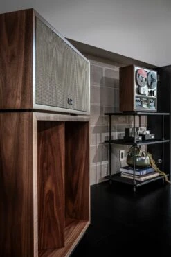 Klipsch - La Scala AL5 Tower Speakers (Pair) -Music Player Store Klipsch La Scala AL5 Walnut 07 Lifestyle 05