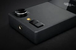 Mobile Fidelity - UltraPhono Phono Preamp/Headphone Amplifier -Music Player Store MoFi Electronics UltraPhono 07 Detail 1