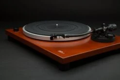 Music Hall - MMF-1.5 Turntable (Cherry) 13 Music Hall - MMF-1.5 Turntable (Cherry) -Music Player Store Music Hall MMD 1 5 Turntable 06 Detail