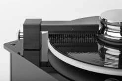 Nessie - Vinylmaster Record Cleaning Machine -Music Player Store Nessie VinylMaster Record Cleaning Machine 05 Detail