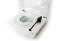 Rega - Planar 6 Turntable (White) 8 Rega - Planar 6 Turntable (White) -Music Player Store PLANAR 6 WHITE no matt lidopen