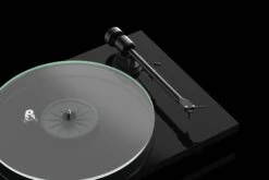Pro-Ject - T1 Turntable -Music Player Store Pro Ject T1 Turntable Black High Gloss 04 Detail 3