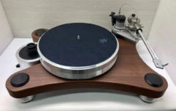 VPI - Prime Turntable (Walnut, 10” Uni-Pivot Arm, Prime Platter, #16-0994) **B-STOCK**