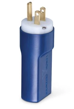 Shunyata - Venom Defender -Music Player Store Shunyata Defender Outlet 03 Standing